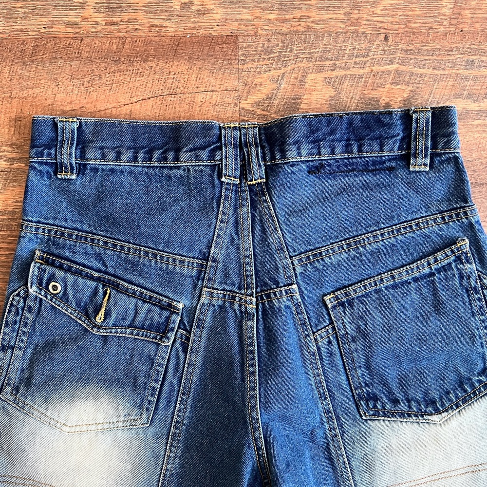 UE Men's Distressed Blue Jean Shorts - Picture 8 of 8